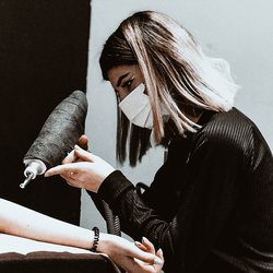 Laser tattoo removal