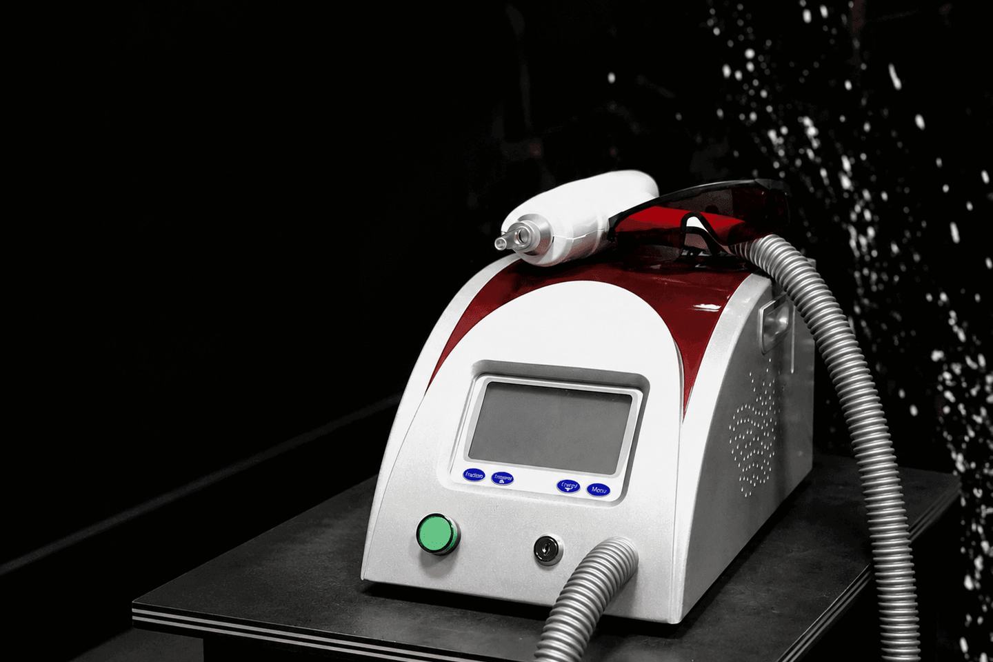 Laser tattoo removal machine