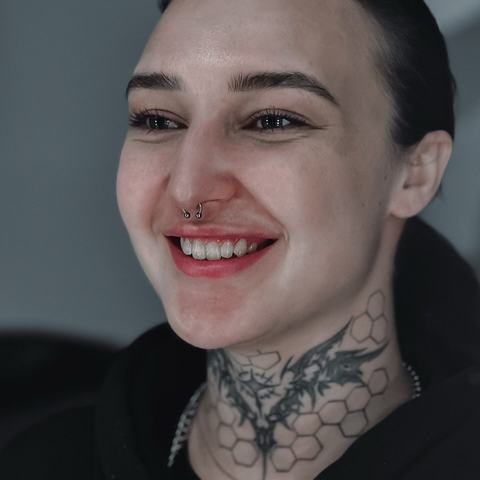 Septum piercing with a subtle, elegant finish that looks natural and easy to wear. The procedure was carried out with accurate placement, sterile conditions and clear aftercare guidance.