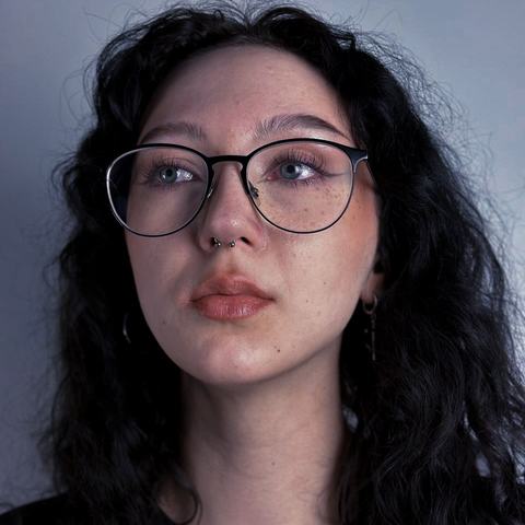 Nostril and septum piercing — a balanced combination that highlights the nose area without overpowering the look. Careful placement, sterile technique and jewellery selected to suit the client’s features.