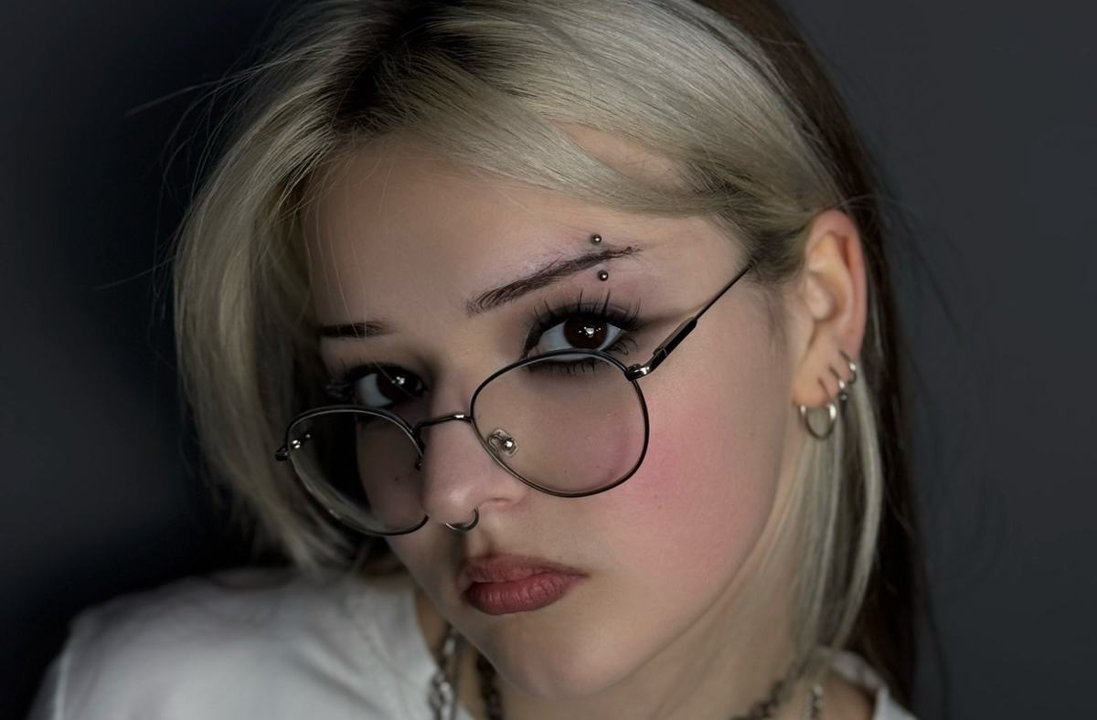 Eyebrow piercing