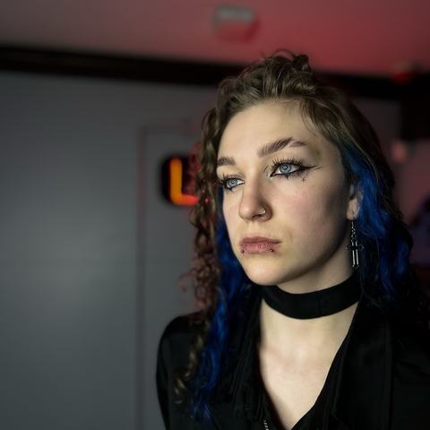Nostril piercing with a subtle jewellery piece that adds a refined facial accent. The placement suits the client’s features well, creating a neat everyday look with clear aftercare advice provided.