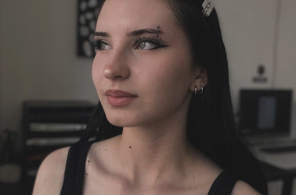 Eyebrow piercing