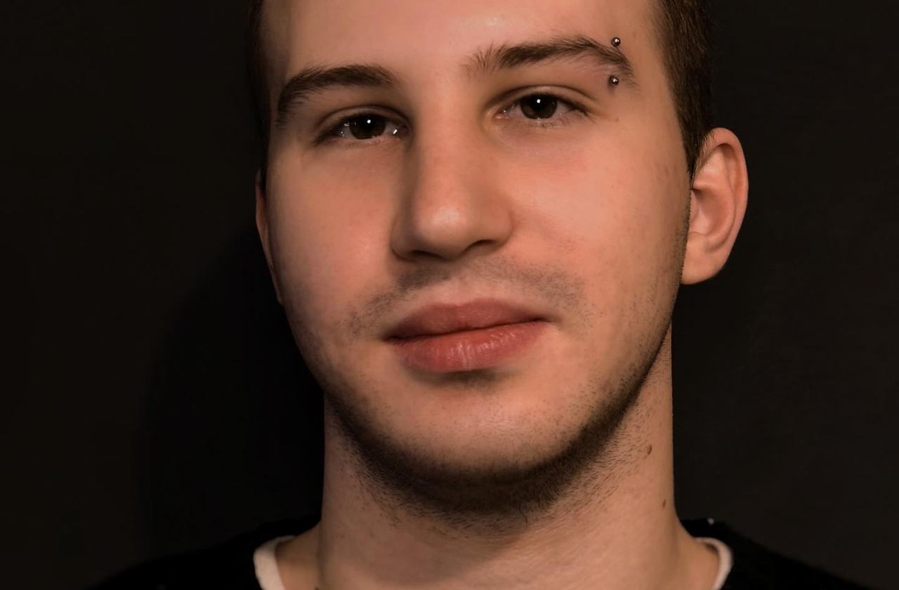 Eyebrow piercing